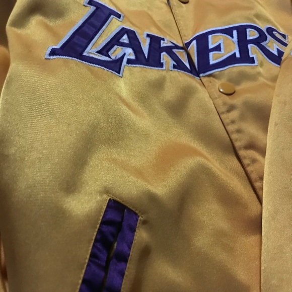 Authentic Lakers Satin Gold Jacket - Picture 6 of 10